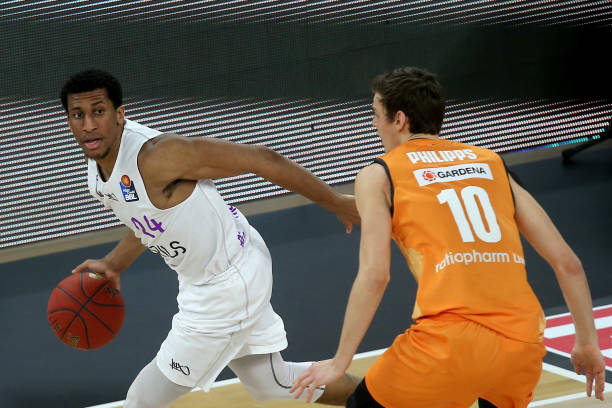 两位主力缺 两位主力缺